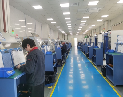 创新驱动，智造未来 走进精毅通电子技术开发的生产车间